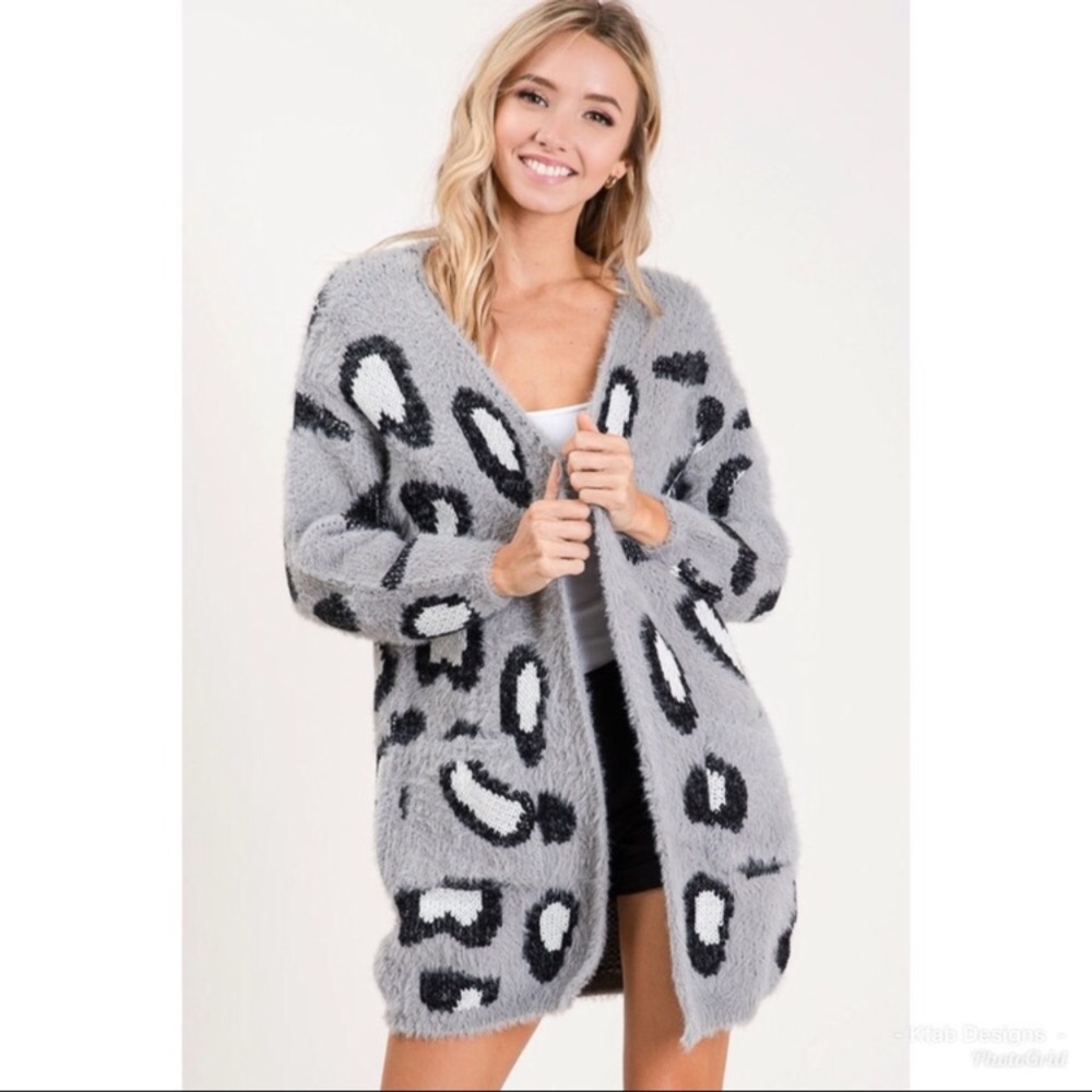 FINAL CLEARANCE BiBi Gray Leopard Animal Print Pocket Cardigan - Picture 3 of 15